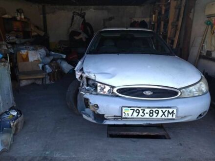 Форд Мондео 1996 в Нетешине на Automoto.ua Белый Форд Мондео, объемом двигателя 1.6 л и пробегом 138 тыс. км за 500 $, фото 1 на Automoto.ua