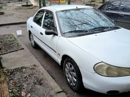 Белый Форд Мондео, объемом двигателя 1.6 л и пробегом 260 тыс. км за 2500 $, фото 1 на Automoto.ua