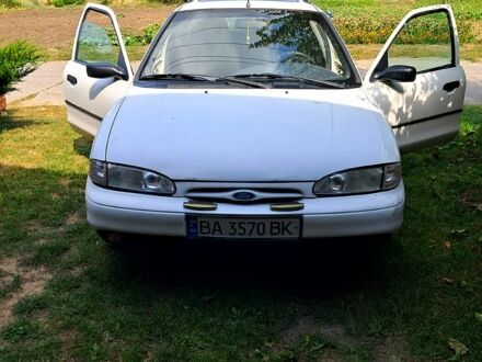 Белый Форд Мондео, объемом двигателя 1.8 л и пробегом 250 тыс. км за 1300 $, фото 1 на Automoto.ua