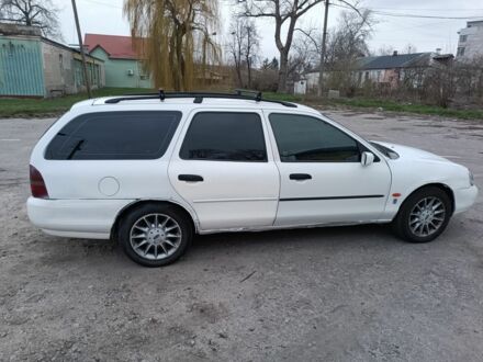Білий Форд Мондео, об'ємом двигуна 1.8 л та пробігом 400 тис. км за 500 $, фото 1 на Automoto.ua
