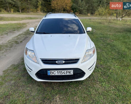Белый Форд Мондео, объемом двигателя 1.6 л и пробегом 320 тыс. км за 7200 $, фото 1 на Automoto.ua