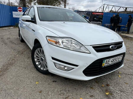 Белый Форд Мондео, объемом двигателя 2 л и пробегом 141 тыс. км за 10000 $, фото 1 на Automoto.ua
