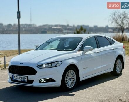 Білий Форд Мондео, об'ємом двигуна 2 л та пробігом 160 тис. км за 12800 $, фото 1 на Automoto.ua