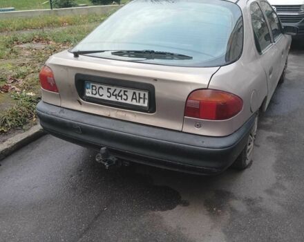 Бежевый Форд Мондео, объемом двигателя 1.8 л и пробегом 220 тыс. км за 900 $, фото 3 на Automoto.ua