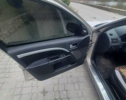 Бежевый Форд Мондео, объемом двигателя 1.8 л и пробегом 300 тыс. км за 2750 $, фото 8 на Automoto.ua