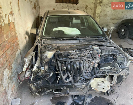 Бежевый Форд Мондео, объемом двигателя 2 л и пробегом 321 тыс. км за 1500 $, фото 2 на Automoto.ua