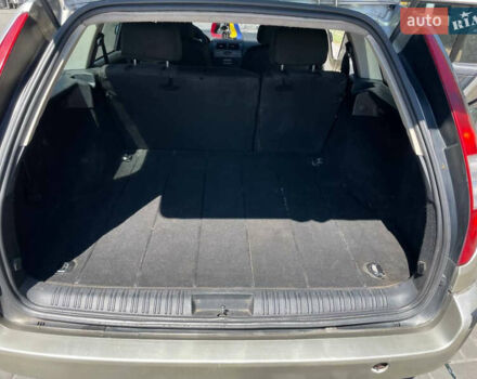 Бежевый Форд Мондео, объемом двигателя 2 л и пробегом 416 тыс. км за 3800 $, фото 4 на Automoto.ua