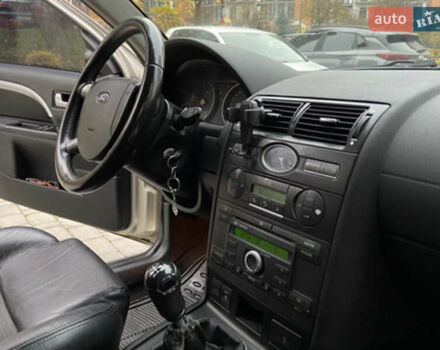 Бежевый Форд Мондео, объемом двигателя 2 л и пробегом 285 тыс. км за 2950 $, фото 19 на Automoto.ua