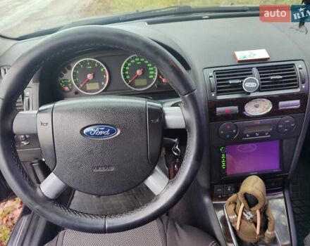 Черный Форд Мондео, объемом двигателя 2 л и пробегом 225 тыс. км за 5900 $, фото 10 на Automoto.ua