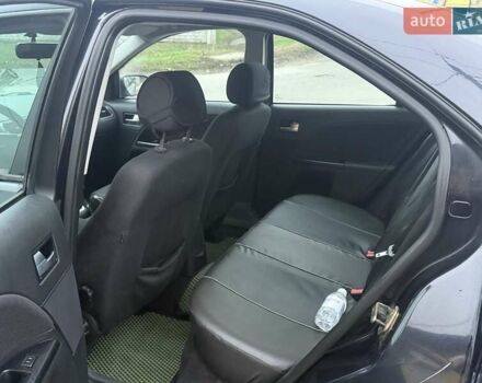 Черный Форд Мондео, объемом двигателя 1.8 л и пробегом 200 тыс. км за 2950 $, фото 5 на Automoto.ua