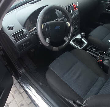 Черный Форд Мондео, объемом двигателя 2 л и пробегом 236 тыс. км за 5400 $, фото 16 на Automoto.ua