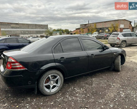 Черный Форд Мондео, объемом двигателя 1.8 л и пробегом 313 тыс. км за 5200 $, фото 7 на Automoto.ua