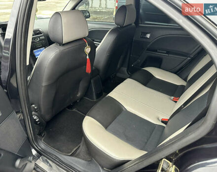 Черный Форд Мондео, объемом двигателя 1.8 л и пробегом 313 тыс. км за 5200 $, фото 22 на Automoto.ua