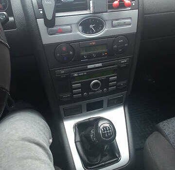 Черный Форд Мондео, объемом двигателя 2 л и пробегом 236 тыс. км за 5400 $, фото 4 на Automoto.ua