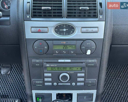 Черный Форд Мондео, объемом двигателя 2 л и пробегом 260 тыс. км за 4799 $, фото 30 на Automoto.ua