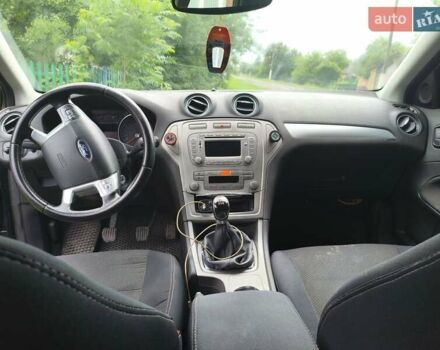 Черный Форд Мондео, объемом двигателя 2 л и пробегом 260 тыс. км за 5750 $, фото 4 на Automoto.ua