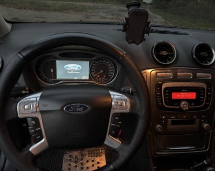 Черный Форд Мондео, объемом двигателя 2 л и пробегом 285 тыс. км за 7300 $, фото 4 на Automoto.ua