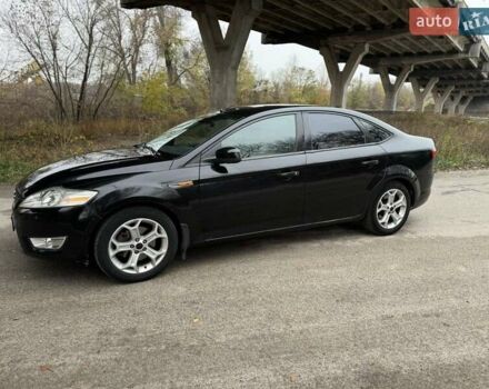 Черный Форд Мондео, объемом двигателя 1.75 л и пробегом 240 тыс. км за 3999 $, фото 6 на Automoto.ua