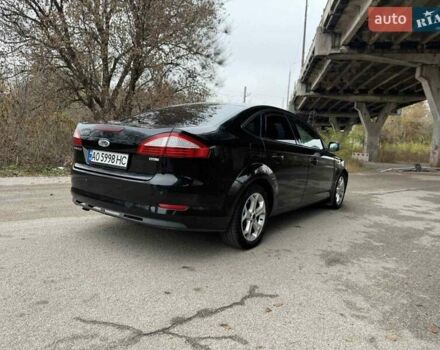 Черный Форд Мондео, объемом двигателя 1.75 л и пробегом 240 тыс. км за 3999 $, фото 4 на Automoto.ua