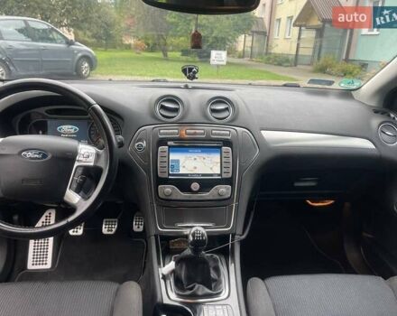 Черный Форд Мондео, объемом двигателя 2 л и пробегом 165 тыс. км за 7000 $, фото 9 на Automoto.ua