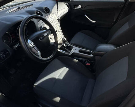 Черный Форд Мондео, объемом двигателя 1.8 л и пробегом 250 тыс. км за 5700 $, фото 11 на Automoto.ua