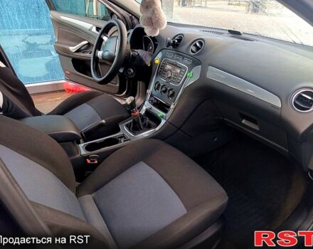 Черный Форд Мондео, объемом двигателя 1.6 л и пробегом 166 тыс. км за 6500 $, фото 5 на Automoto.ua