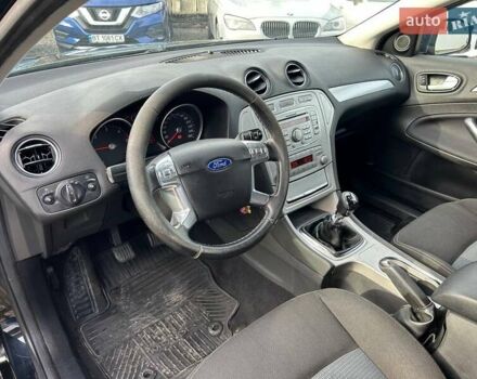 Черный Форд Мондео, объемом двигателя 1.8 л и пробегом 225 тыс. км за 6800 $, фото 14 на Automoto.ua