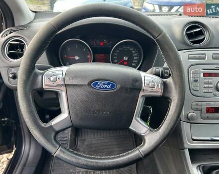 Черный Форд Мондео, объемом двигателя 1.8 л и пробегом 225 тыс. км за 6800 $, фото 16 на Automoto.ua