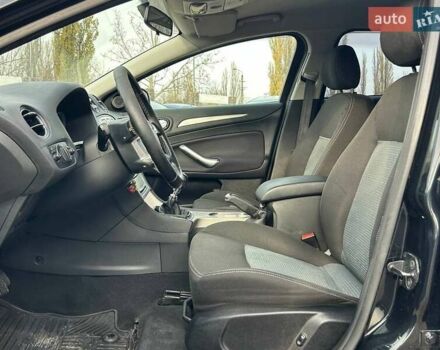 Черный Форд Мондео, объемом двигателя 1.8 л и пробегом 225 тыс. км за 6800 $, фото 12 на Automoto.ua