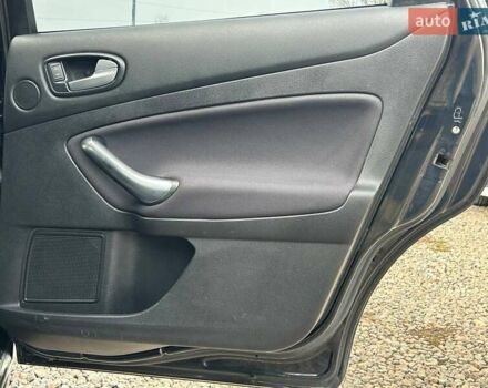 Черный Форд Мондео, объемом двигателя 1.8 л и пробегом 225 тыс. км за 6800 $, фото 28 на Automoto.ua