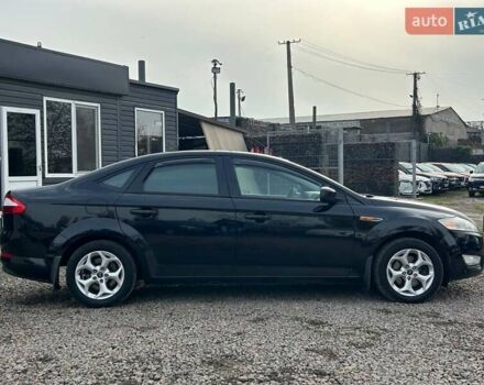 Черный Форд Мондео, объемом двигателя 1.8 л и пробегом 225 тыс. км за 6800 $, фото 4 на Automoto.ua