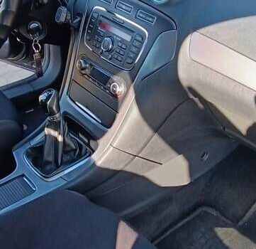 Чорний Форд Мондео, об'ємом двигуна 2 л та пробігом 255 тис. км за 6350 $, фото 17 на Automoto.ua