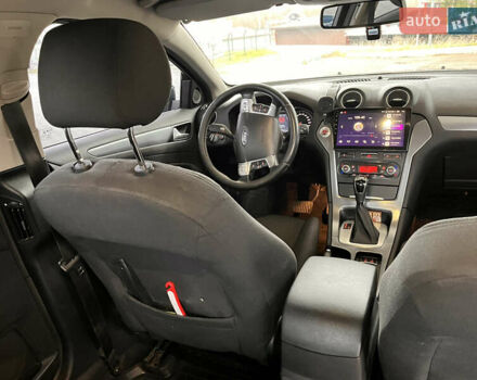 Черный Форд Мондео, объемом двигателя 2 л и пробегом 206 тыс. км за 8000 $, фото 30 на Automoto.ua