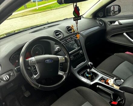 Черный Форд Мондео, объемом двигателя 1.6 л и пробегом 146 тыс. км за 7500 $, фото 8 на Automoto.ua