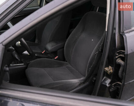 Черный Форд Мондео, объемом двигателя 2 л и пробегом 144 тыс. км за 3000 $, фото 7 на Automoto.ua