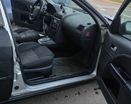 Чорний Форд Мондео, об'ємом двигуна 2 л та пробігом 333 тис. км за 1799 $, фото 11 на Automoto.ua