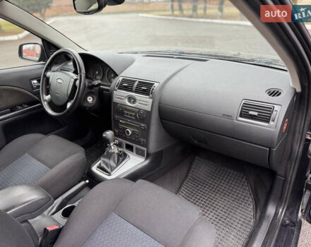 Черный Форд Мондео, объемом двигателя 1.98 л и пробегом 315 тыс. км за 3700 $, фото 12 на Automoto.ua