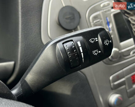 Чорний Форд Мондео, об'ємом двигуна 2 л та пробігом 265 тис. км за 8600 $, фото 40 на Automoto.ua