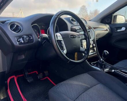 Черный Форд Мондео, объемом двигателя 2 л и пробегом 250 тыс. км за 6750 $, фото 9 на Automoto.ua