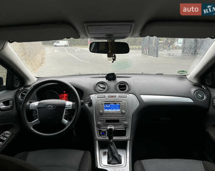 Черный Форд Мондео, объемом двигателя 2 л и пробегом 331 тыс. км за 7500 $, фото 13 на Automoto.ua
