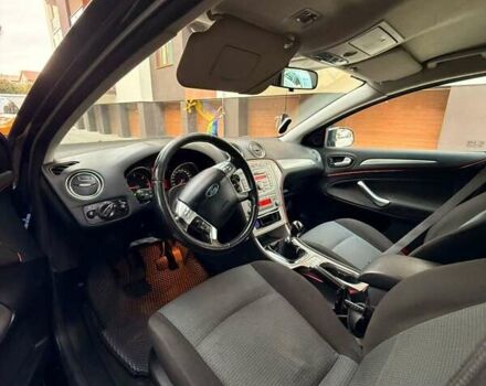 Чорний Форд Мондео, об'ємом двигуна 2 л та пробігом 267 тис. км за 5600 $, фото 4 на Automoto.ua