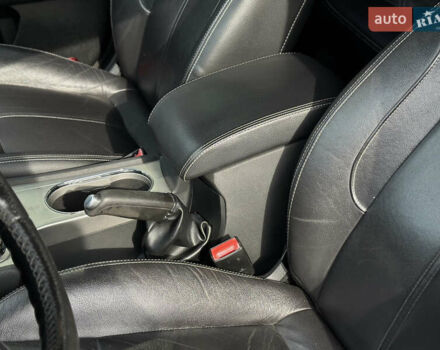 Чорний Форд Мондео, об'ємом двигуна 2 л та пробігом 265 тис. км за 8600 $, фото 46 на Automoto.ua