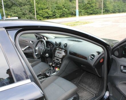 Чорний Форд Мондео, об'ємом двигуна 1.8 л та пробігом 295 тис. км за 4600 $, фото 7 на Automoto.ua