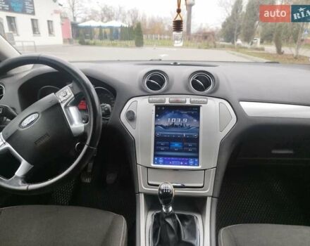 Черный Форд Мондео, объемом двигателя 2 л и пробегом 243 тыс. км за 6000 $, фото 5 на Automoto.ua