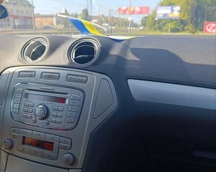 Черный Форд Мондео, объемом двигателя 1.8 л и пробегом 337 тыс. км за 5500 $, фото 17 на Automoto.ua