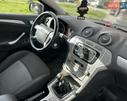 Чорний Форд Мондео, об'ємом двигуна 2 л та пробігом 285 тис. км за 4500 $, фото 12 на Automoto.ua