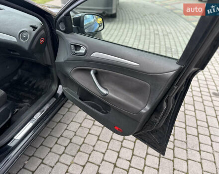 Чорний Форд Мондео, об'ємом двигуна 2 л та пробігом 285 тис. км за 4500 $, фото 10 на Automoto.ua