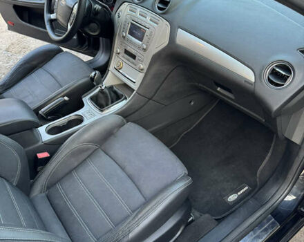 Черный Форд Мондео, объемом двигателя 2.2 л и пробегом 332 тыс. км за 6900 $, фото 10 на Automoto.ua