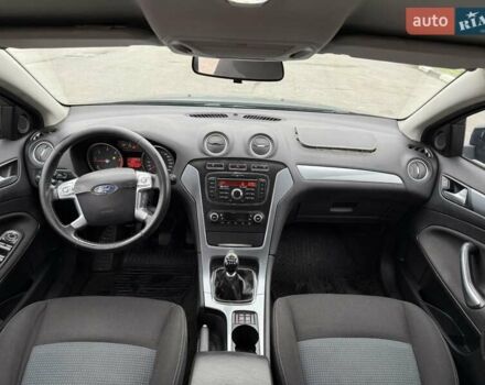 Черный Форд Мондео, объемом двигателя 2 л и пробегом 315 тыс. км за 4300 $, фото 16 на Automoto.ua