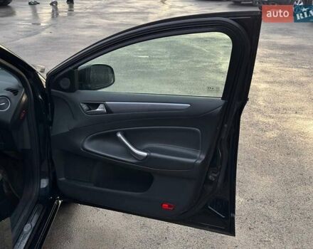 Чорний Форд Мондео, об'ємом двигуна 1.56 л та пробігом 300 тис. км за 6500 $, фото 37 на Automoto.ua
